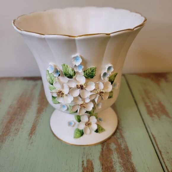1950's Norcrest Dogwood or Cherry Blossom Flower Pedestal Vase - Picture 4 of 14